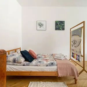 Apartment Essence Cracow Golden Location!, Krakow